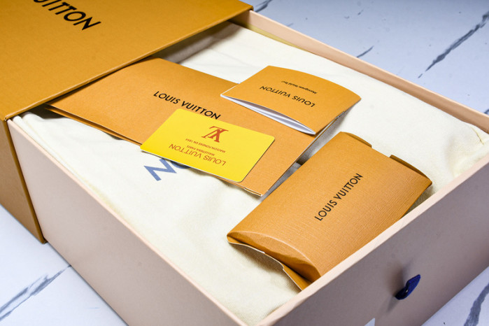 LOU VUIT CLASSIC LVTCC-004