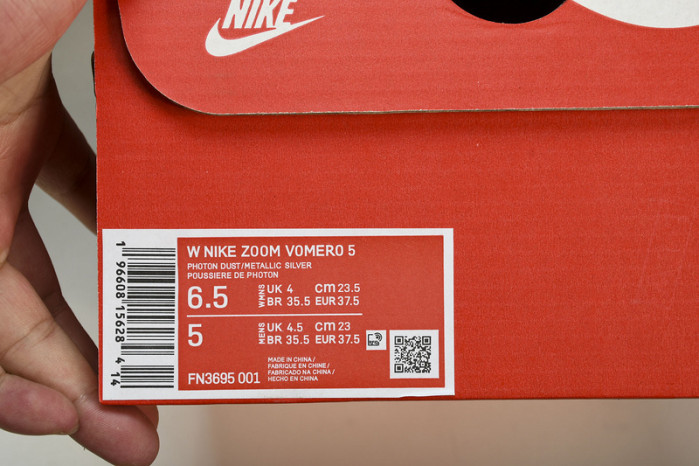 nike air zoom vomero 5   fn3695-001