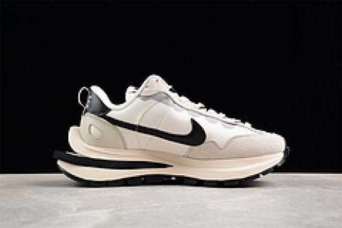 sacai x vaporwaffle  dd1875-101