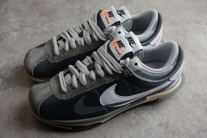 sacai x nike zoom cortez 4.0 dark grey white green dq0581-001