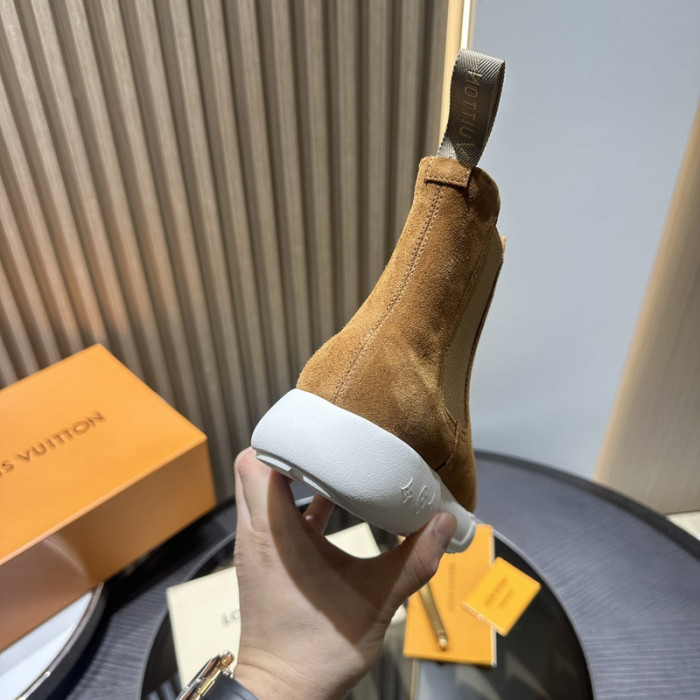 L**V**T* BOOTS LVTBS-032