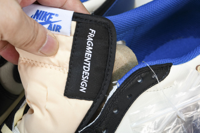 Jordan 1 Low fragment design x Travis Scott DM7866-140
