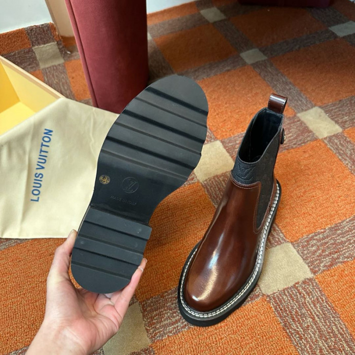 L**V**T* BOOTS LVTBS-035