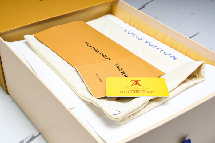 LOU VUIT RUN AWAY LVRA-007