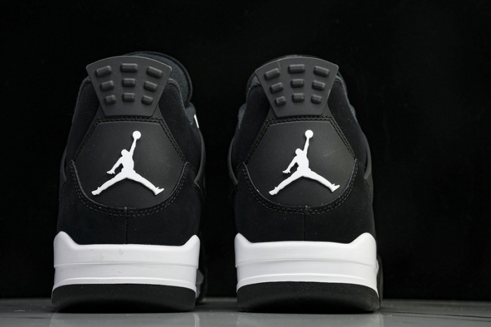 Air Jordan 4 Retro “White Thunder” FQ8138-001