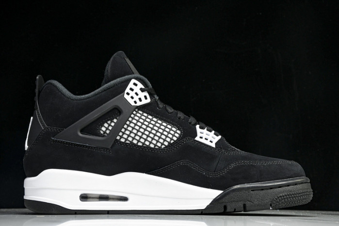 Air Jordan 4 Retro “White Thunder” FQ8138-001