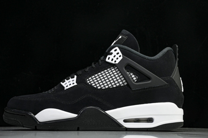 Air Jordan 4 Retro “White Thunder” FQ8138-001