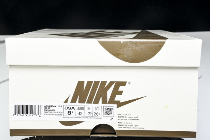 TRAVIS SCOTT X AIR JORDAN 1 LOW OG Velvet Brown DM7866-202