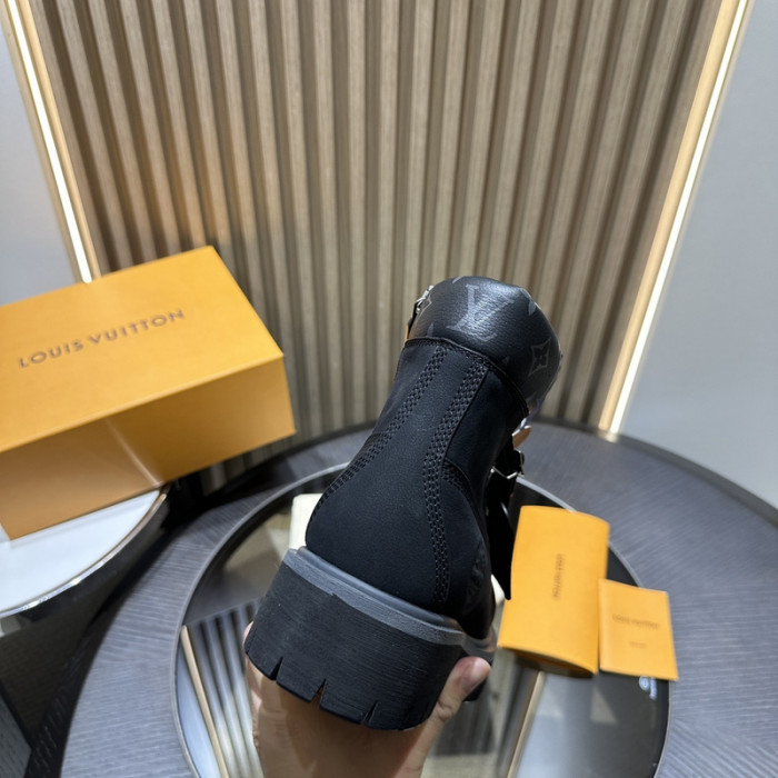 L**V**T* BOOTS LVTBS-030