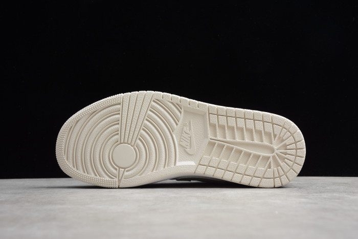 Jordan 1 Low Paris CV3043-100