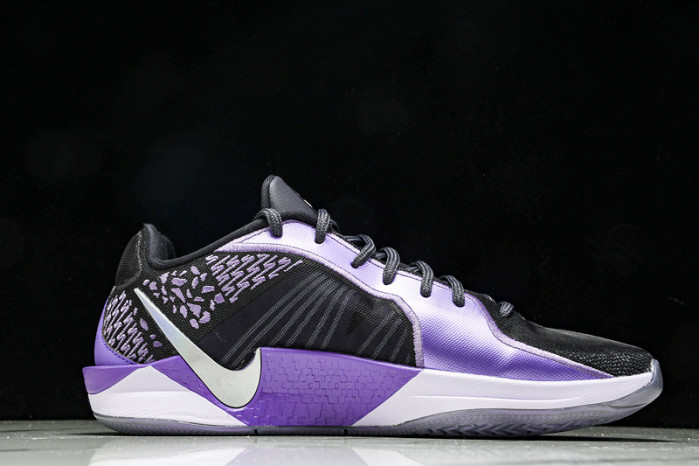 )Nk Sabrina 2 "Court Vision" FZ1517-500