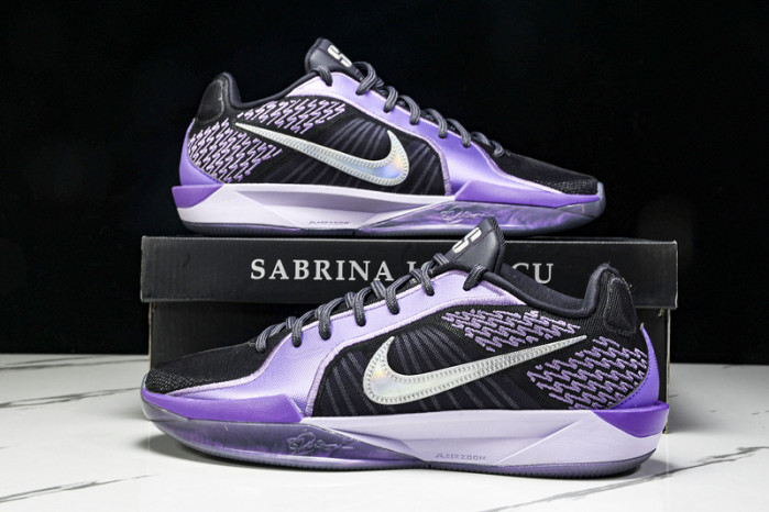 )Nk Sabrina 2 "Court Vision" FZ1517-500