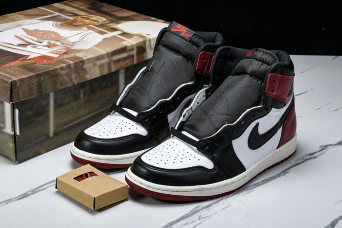air jordan 1 “black toe reimagined” dz5485-106