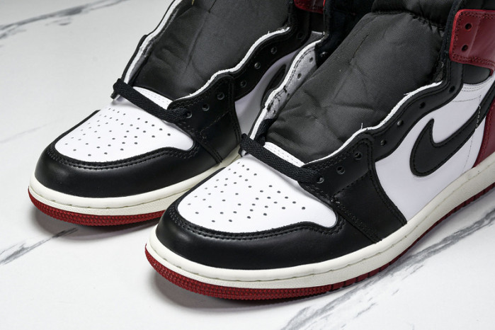 air jordan 1 “black toe reimagined” dz5485-106