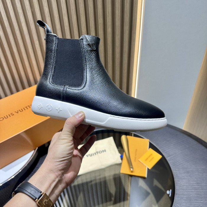 L**V**T* BOOTS LVTBS-031