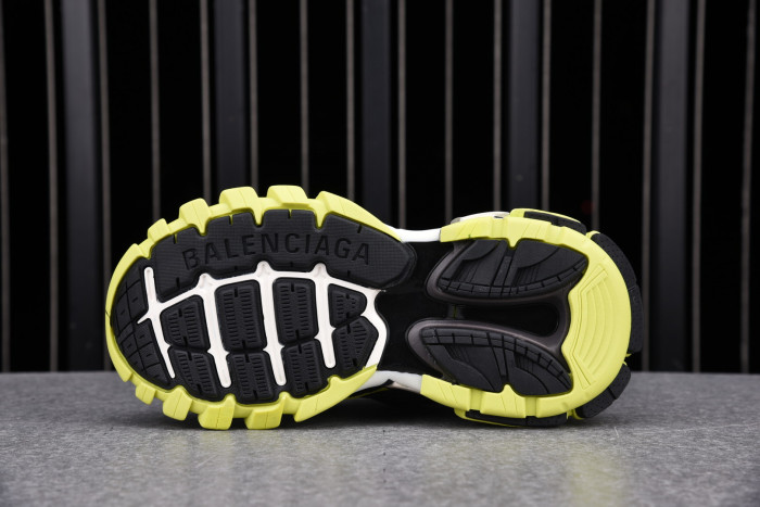 Ba*len*cia*ga track trainer