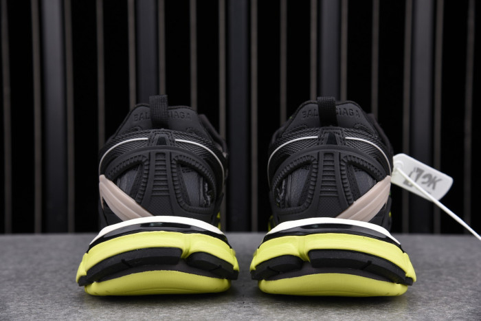 Ba*len*cia*ga track trainer