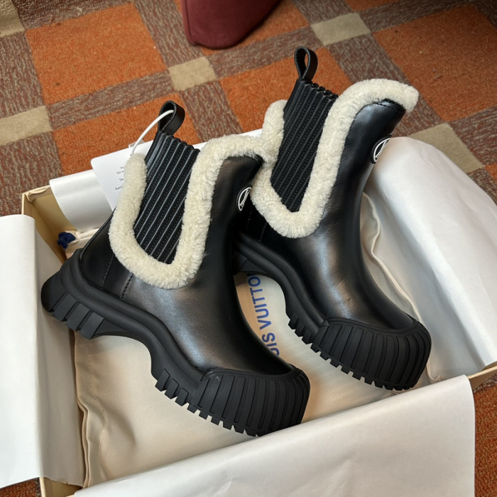 L**V**T* BOOTS LVTBS-020