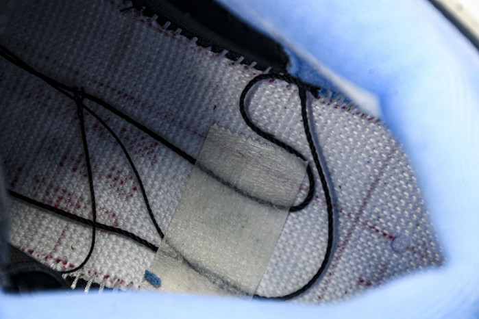 Jordan 4 Retro "University Blue" CT8527-400