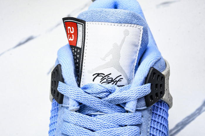 Jordan 4 Retro "University Blue" CT8527-400