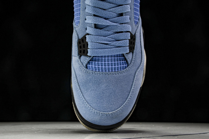 Jordan 4 Retro "University Blue" CT8527-400