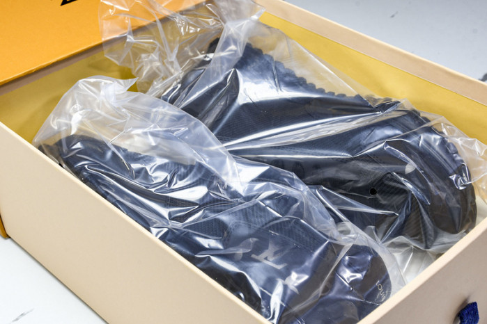 LOU VUIT RUN AWAY LVRA-008