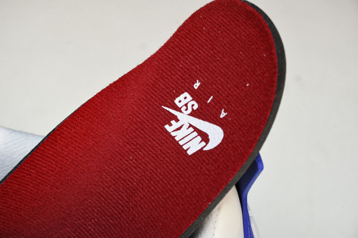 Nike SB x Jordan Air Jordan 4 "Sapphire" DR5415-102