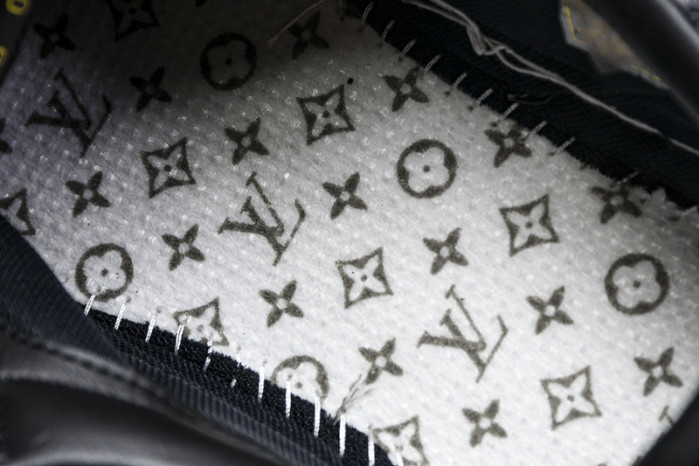 LOU VUIT RIVOLI LTRI-001