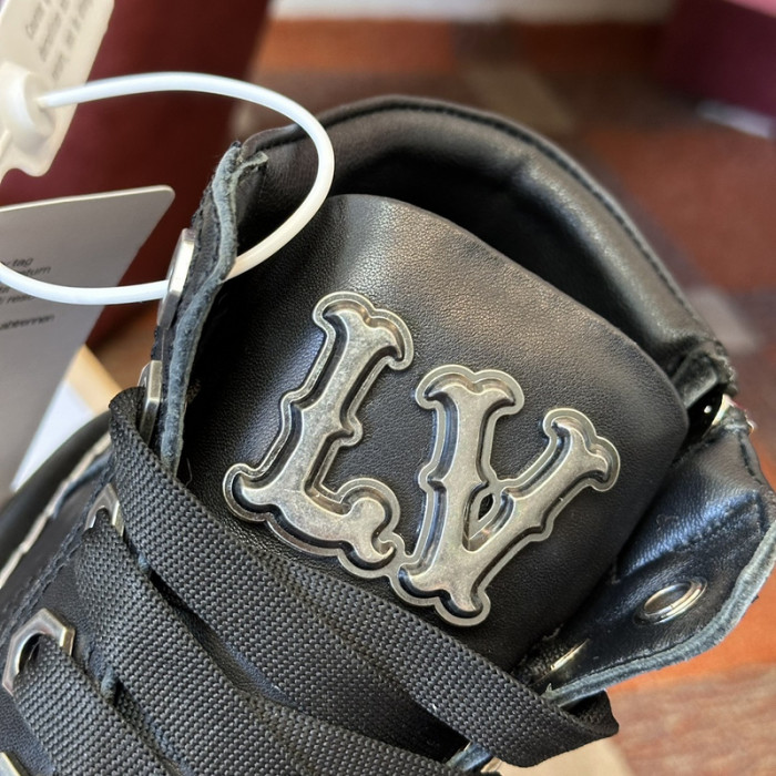 L**V**T* BOOTS LVTBS-016