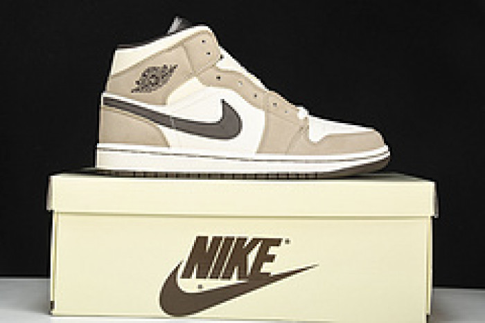 air jordan 1 mid  554766-003