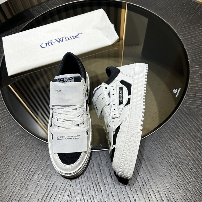 C/O​ SNEAKERS CO-016