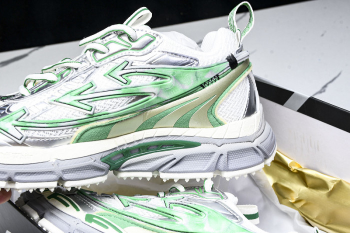 C/O​ SNEAKERS CO-023