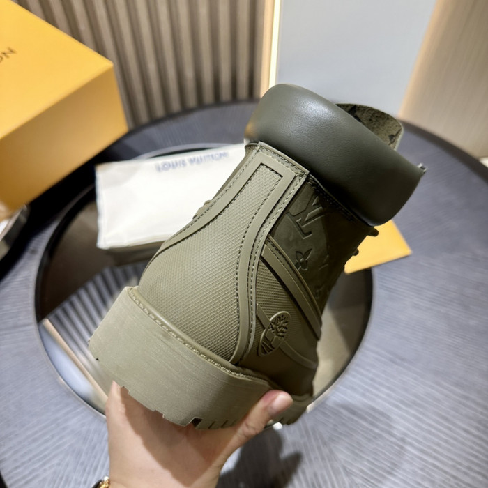 L**V**T* BOOTS LVTBS-025