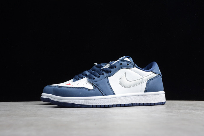 Jordan 1 Low SB Midnight Navy CJ7891-400